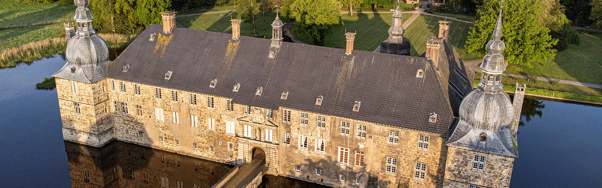 Hero Banner @ Tagesklinik im Schloss Lembeck